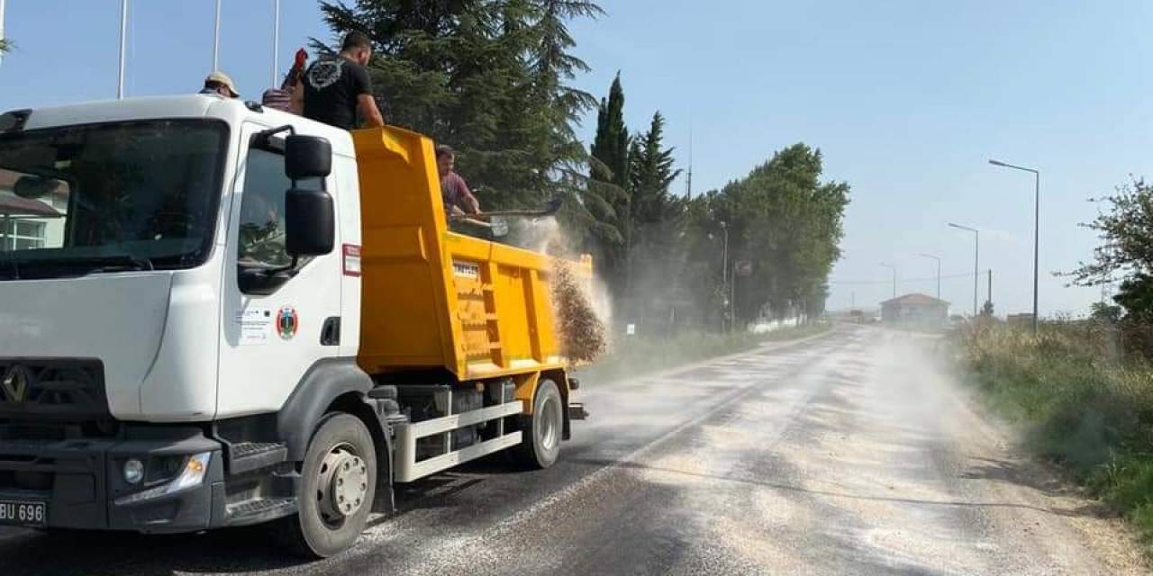 Edirne’de Mucur Asfalt Sıcaktan Eridi