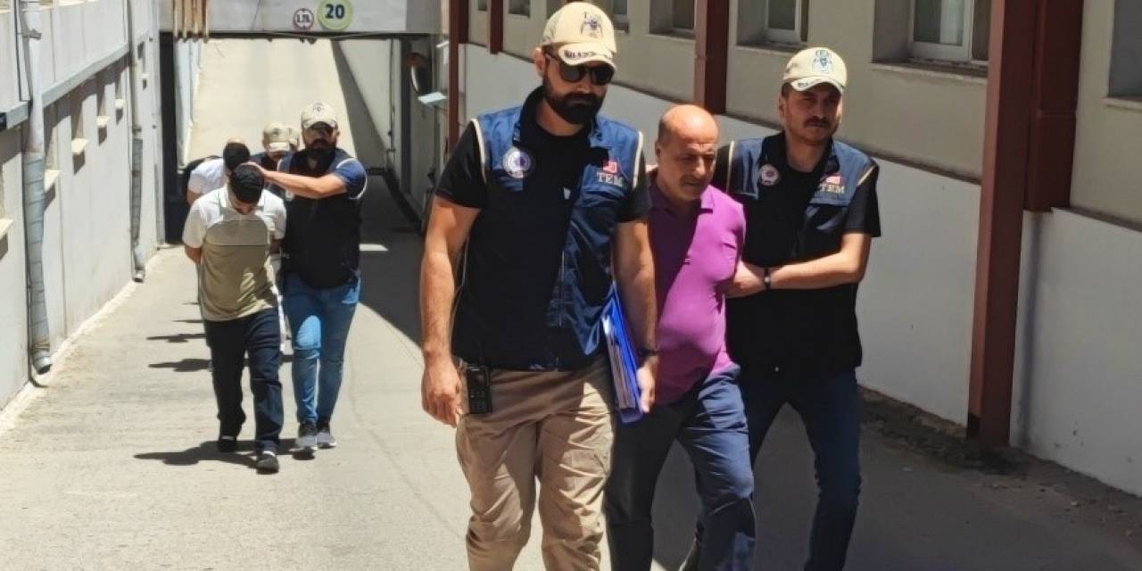 Ormanları Yakan Ve Finanse Eden 3 Şüpheli Tutuklandı