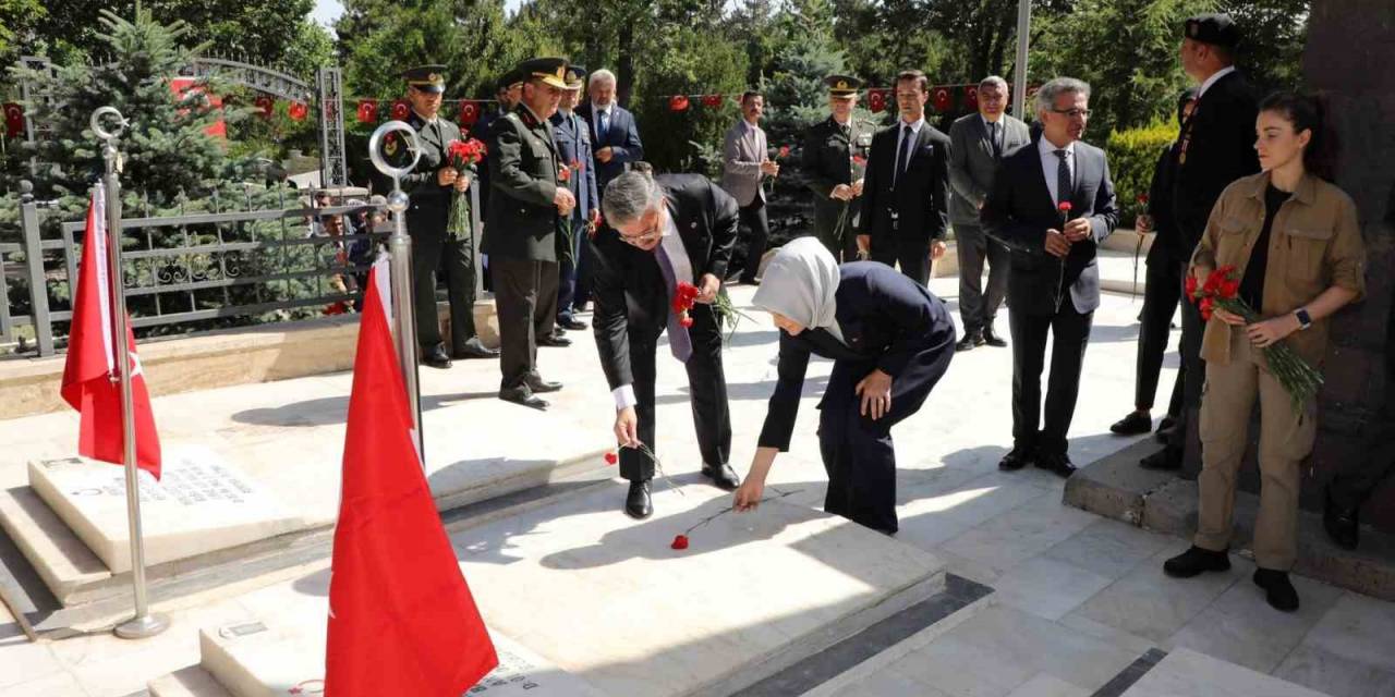 15 Temmuz Etkinlikleri Şehitlik Ziyareti Ve Mevlit Programıyla Devam Etti