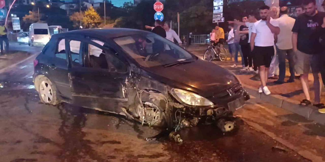 Frenleri Tutmadı, Başka Araçlara Çarpmamak İçin Refüje Çarpıp Durdu