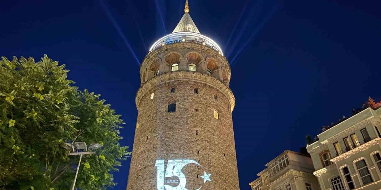 15 Temmuz Şehitlerinin Fotoğrafları Galata Kulesi’ne Yansıtıldı