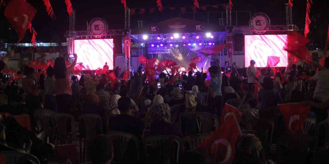 Şanlıurfa’da Vatandaşlar Demokrasi Nöbeti Tuttu