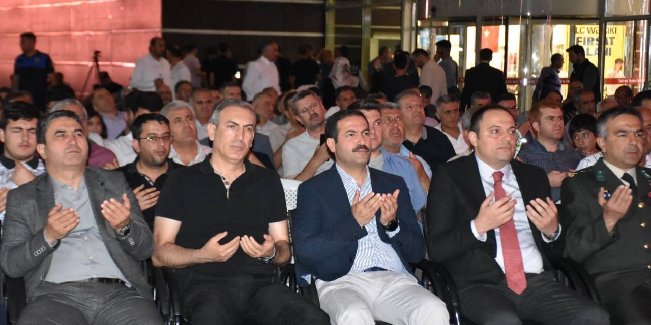 Tatvan’da 15 Temmuz Demokrasi Ve Milli Birlik Günü Programı Düzenlendi