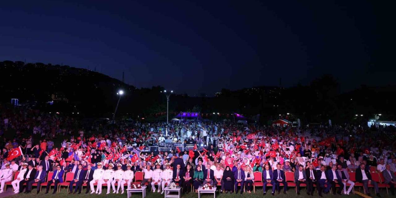 Uçurtma Tepesine Binler Toplandı, Birlik Mesajı Verildi