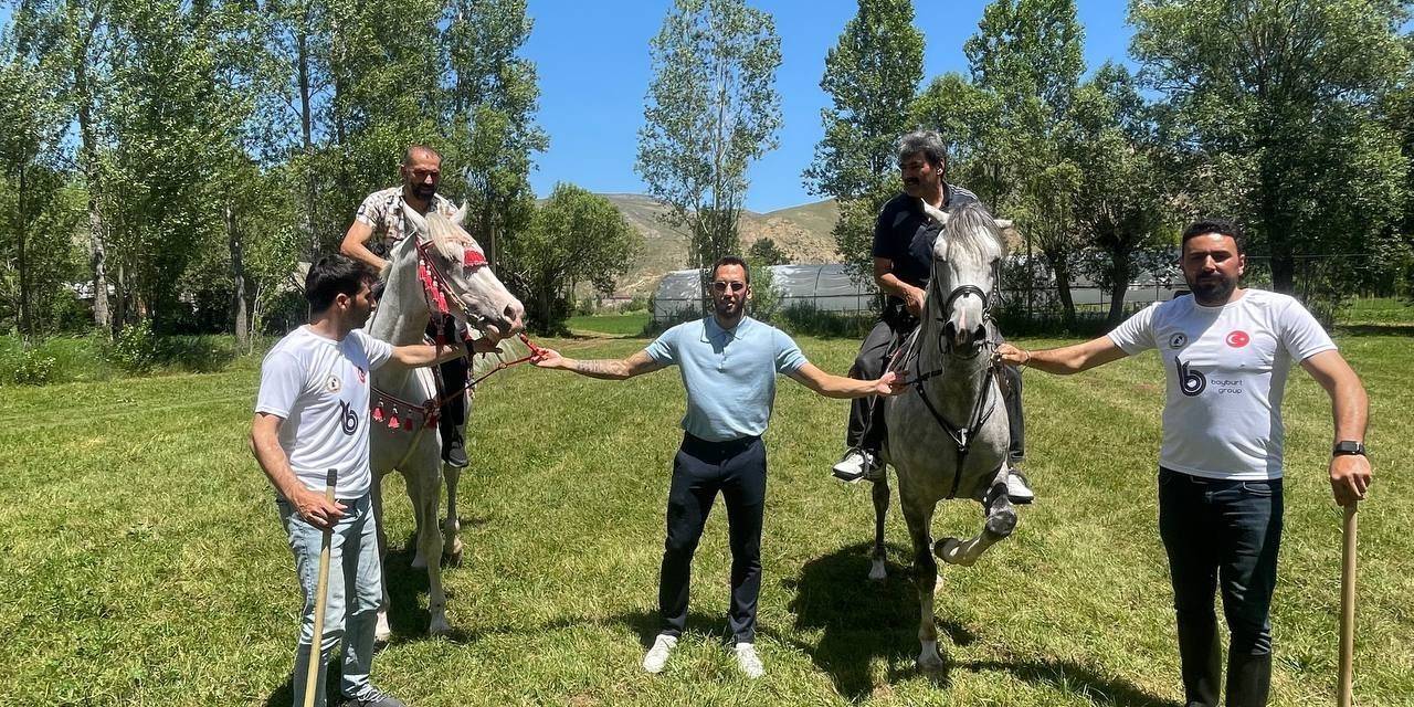 Milli Futbolcu Çalhanoğlu Memleketi Bayburt’ta At Binip Cirit Oynadı