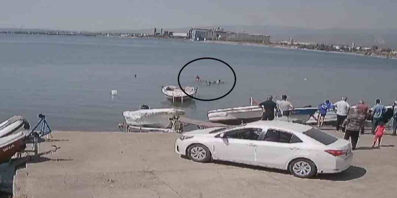 Boğulma Tehlikesi Yaşayan 2 Kişinin Kurtarıldığı Anlar Kamerada