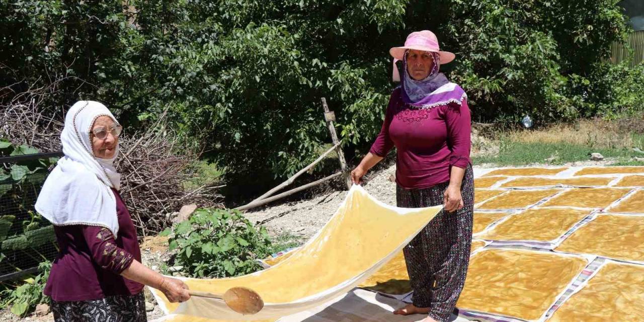 Erzurum’da Karnavas Dut Pestili Yapımı Başladı