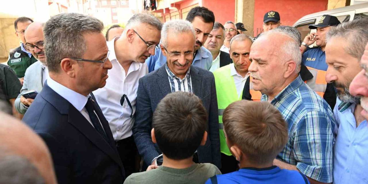 Bakan Uraloğlu’ndan Bisikletleri Sel Sularına Kapılan Çocuklara Sürpriz