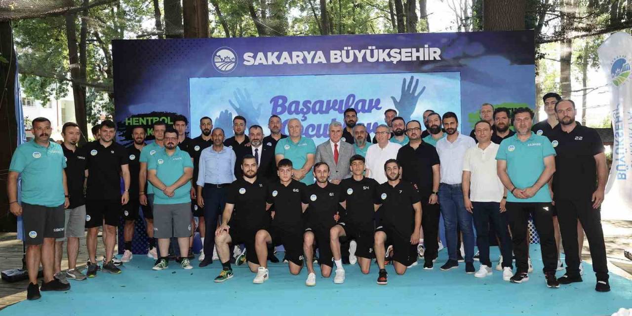 Sakarya Büyükşehir, Hentbol Takımını Tanıttı