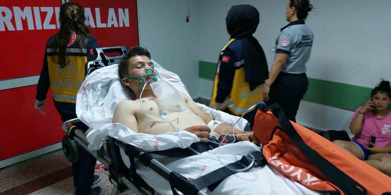 Denizde Boğulma Tehlikesi Geçiren 3 Kişi Hastanelik Oldu
