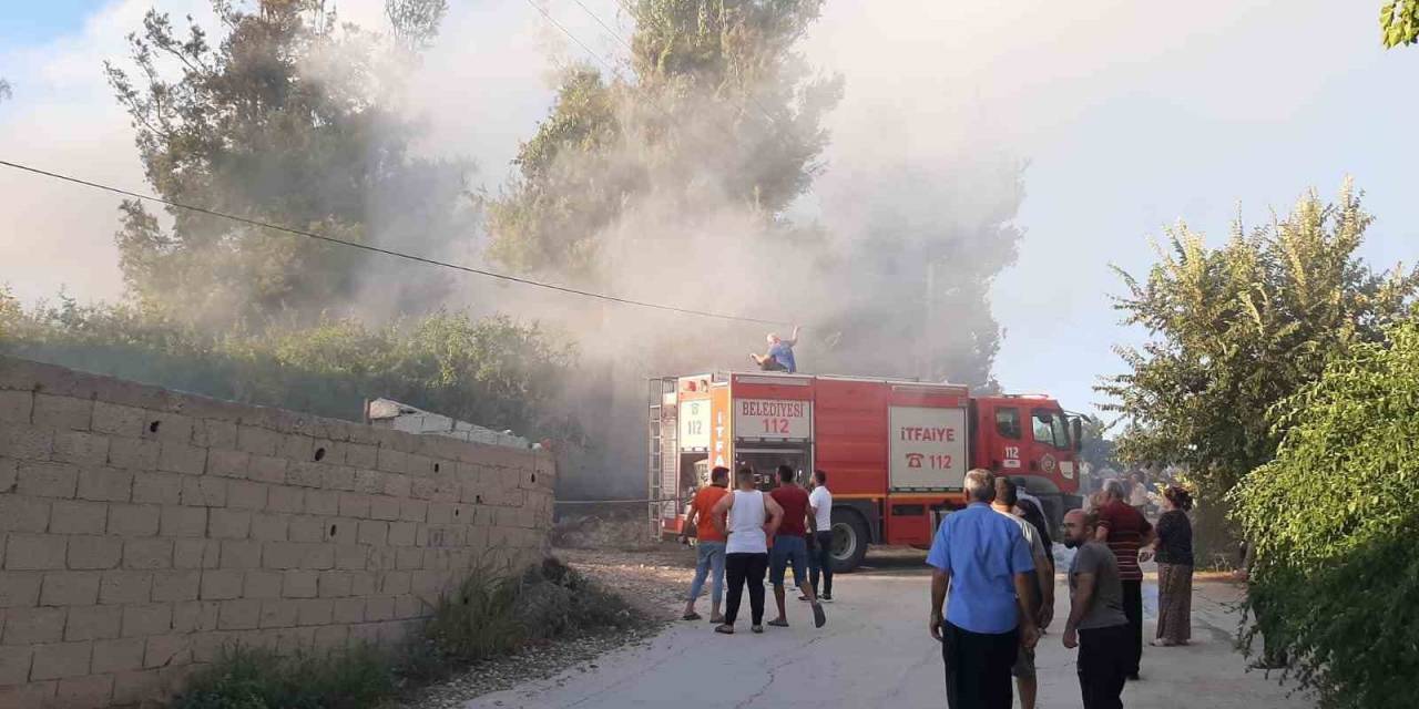 Kadirli Orman İşletmesine Ait Tomruk Deposunda Yangın