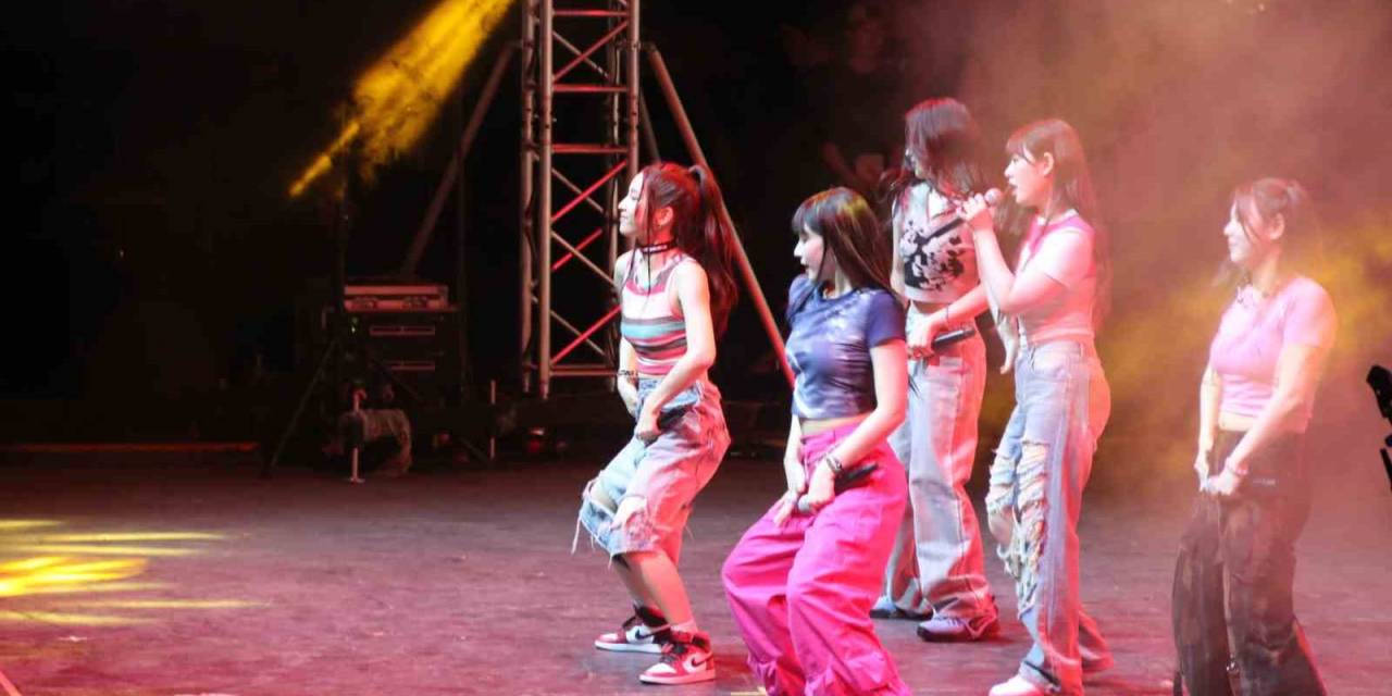 Koreli Sanatçılar Antalya’da Depremzedeler İçin Sahne Aldı