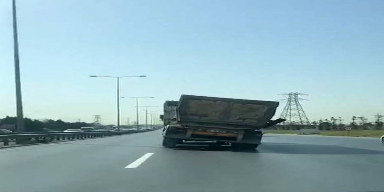 Yamuk İlerleyen Hafriyat Kamyonunun Tehlikeli Yolculuğu Kameraya Yansıdı