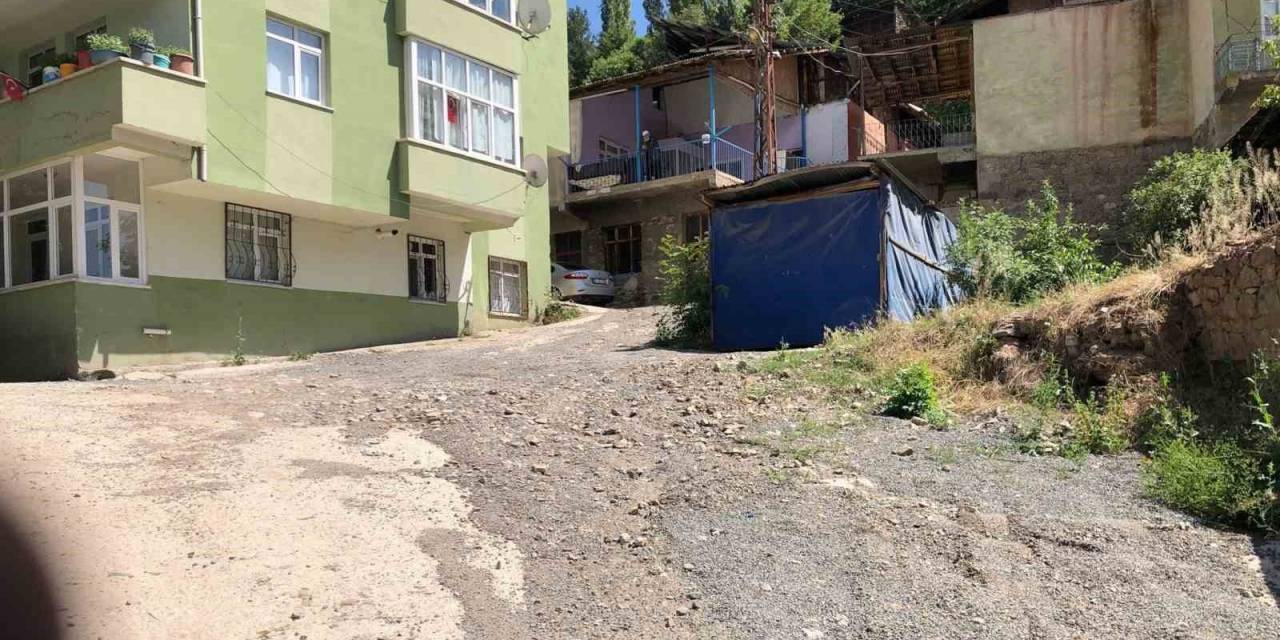 İspir’de Mahalle Sakinlerden İmzalı Tepki