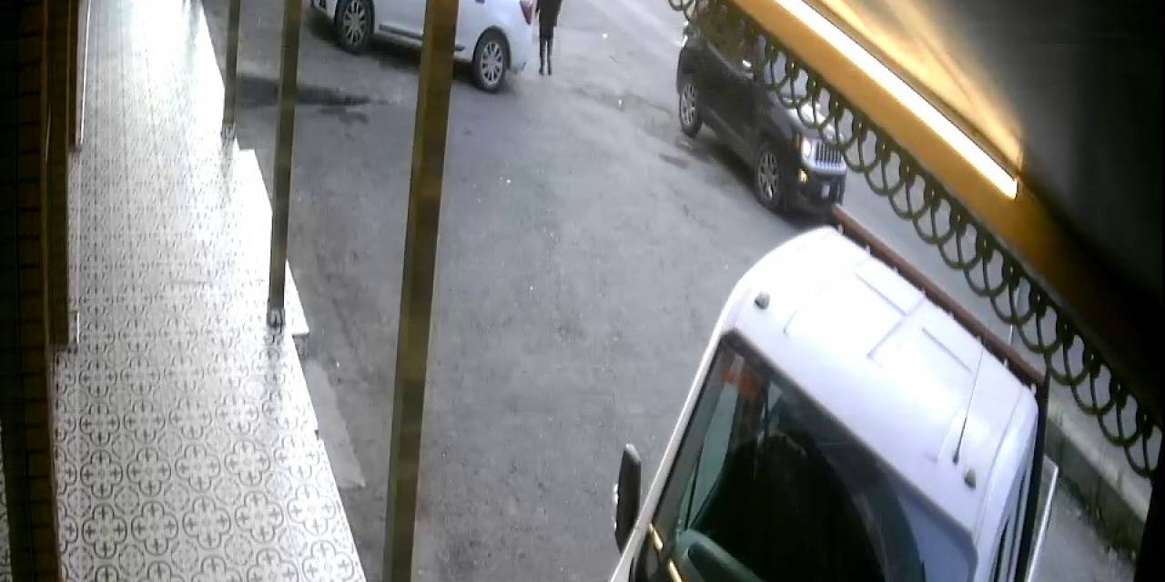 Geri Manevra Yaparken Kadını Ezdi, O Anlar Kameraya Yansıdı