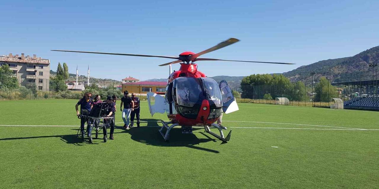 Hayat Kurtaran Ambulans Helikopter Alucra’dan Havalandı