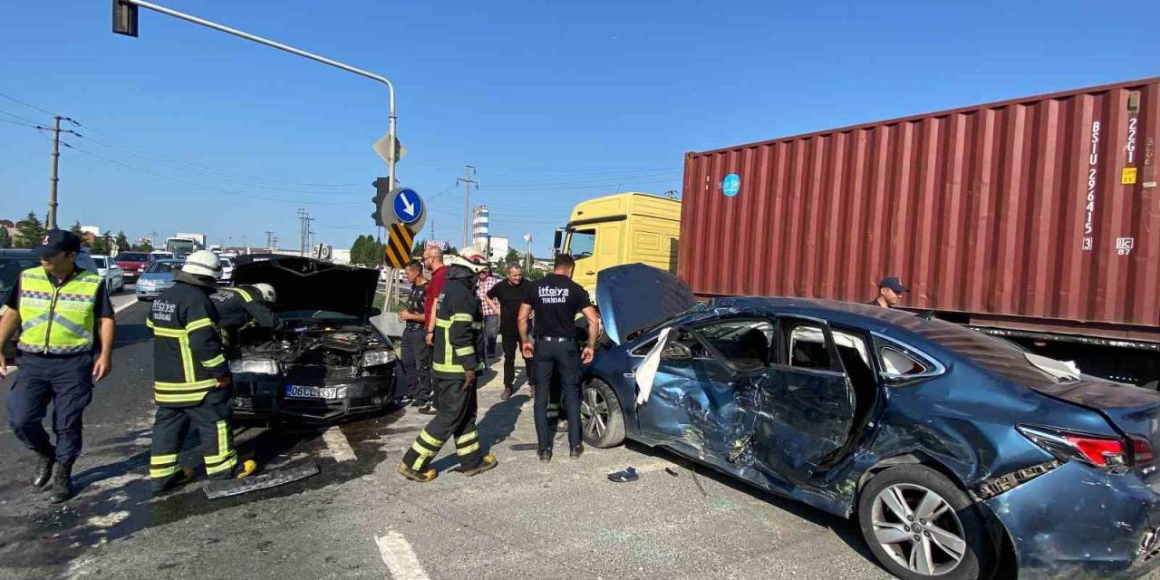 Tekirdağ’da 4 Araçlı Zincirleme Kaza: 3’ü İtalyan 4 Yaralı