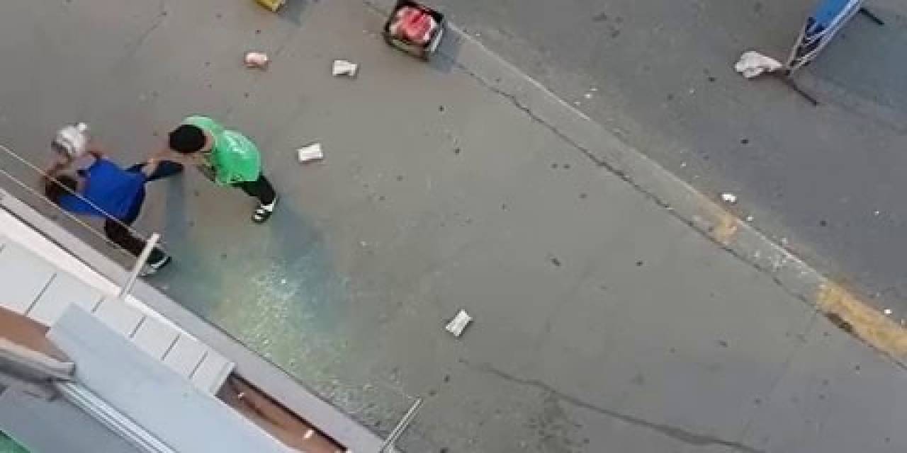 İstanbul’da Kavga Ettiği Kişinin Sığındığı Markete Saldırdı