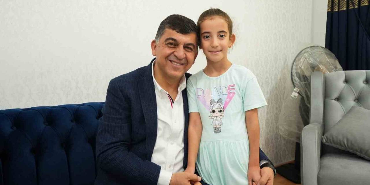 Şiir Okumak İstedi Tablet Hediye Edildi