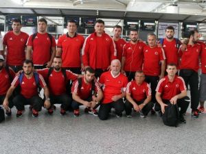 Milli Güreşçiler Abd’ye Gitti