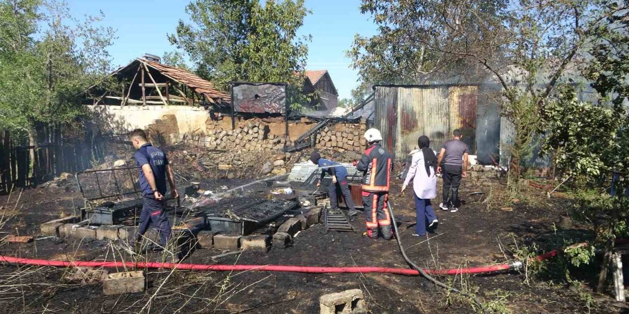 Malatya’da Yangın Sonrası Meydana Gelen Patlama Paniğe Neden Oldu