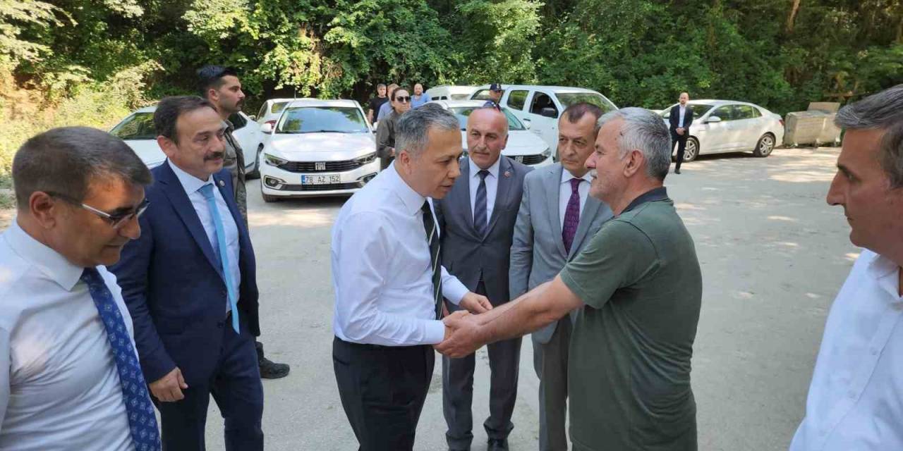 Bakan Yerlikaya İle Gurbetçinin Sel Diyaloğu