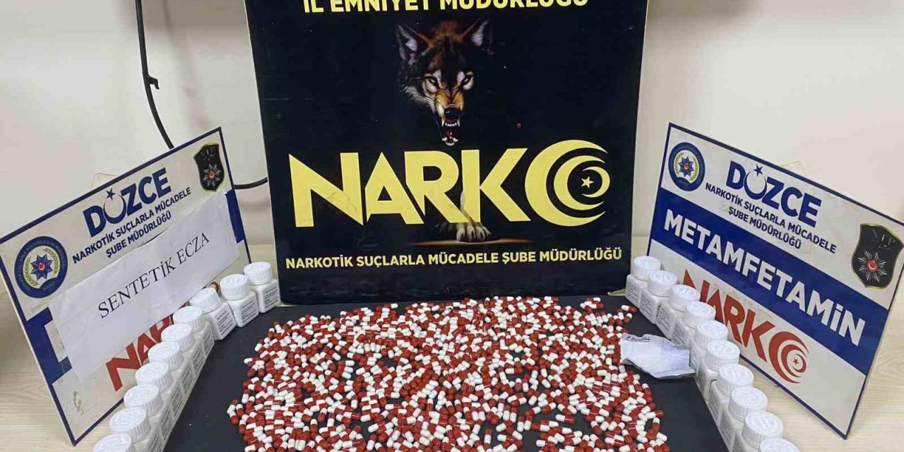 Şüphe Üzerine Durdurulan Araçtaki Şahısların Üzerinden Uyuşturucu Çıktı