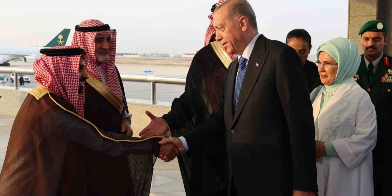 Cumhurbaşkanı Erdoğan Suudi Arabistan’da