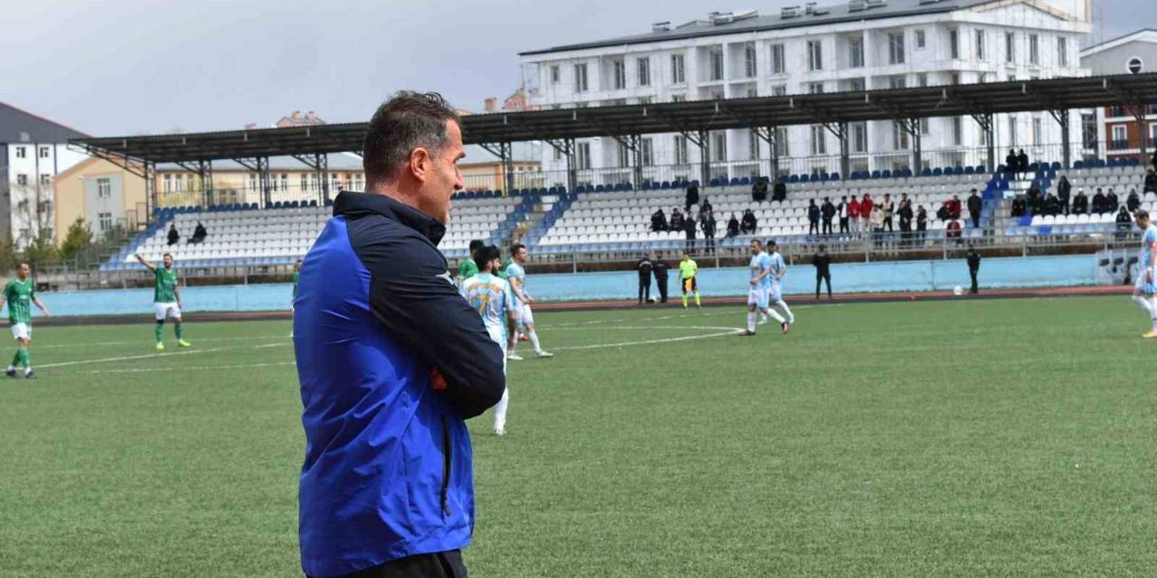 Kars 36 Spor, Orhan Tetik İle Anlaştı