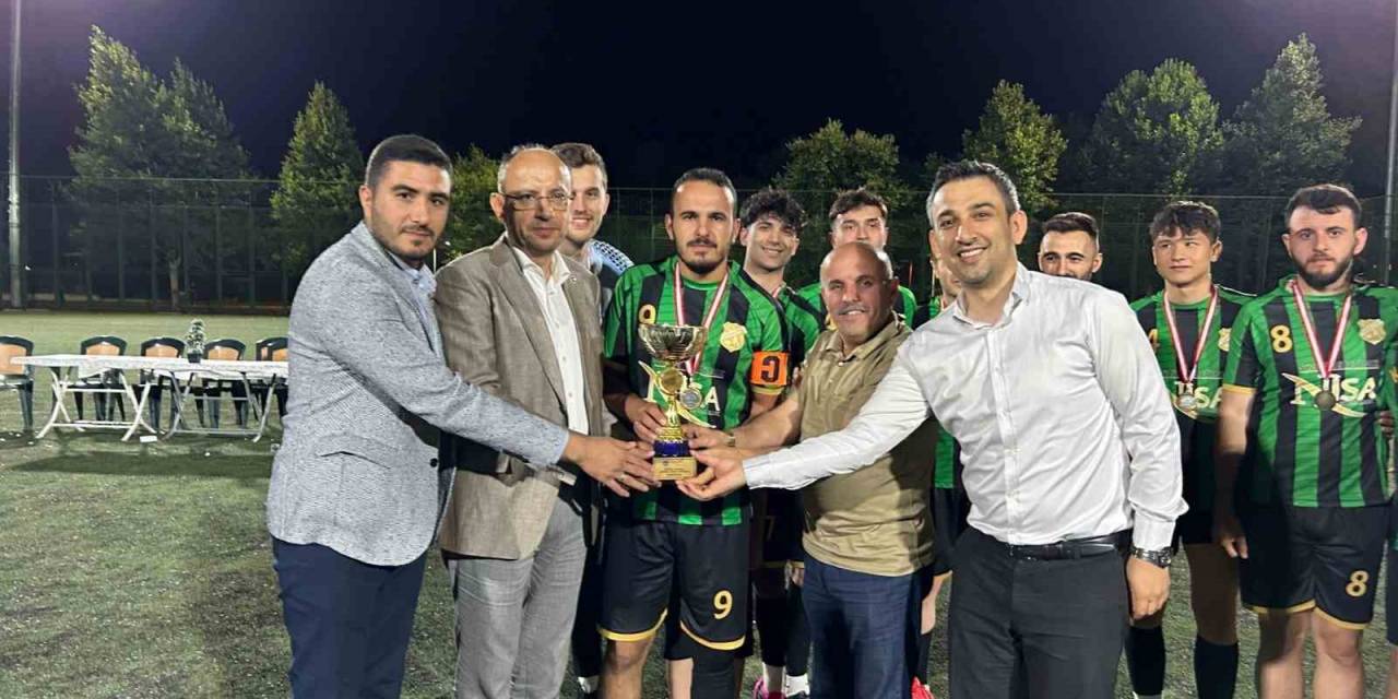 İlkay Gündoğan’ın İmzaladığı Topla Başlayan Turnuva Şampiyonlar Ligi Gibi Sona Erdi