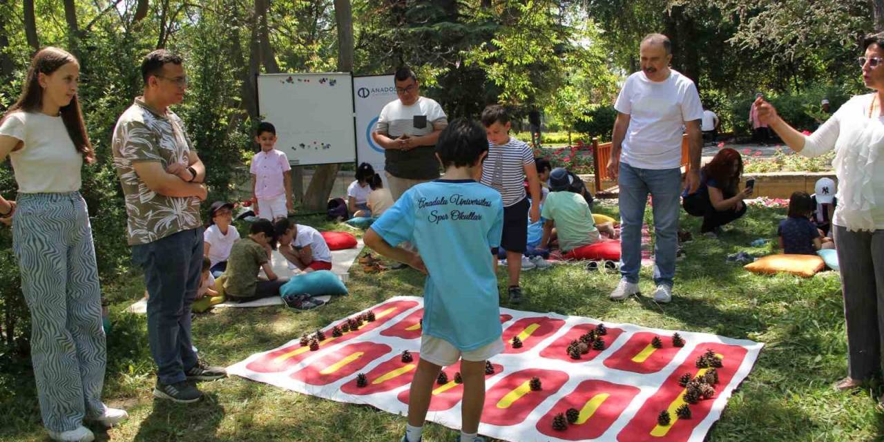 Türklere Özgü Unutulmaya Yüz Tutmuş Asırlık Oyunları Öğreniyorlar