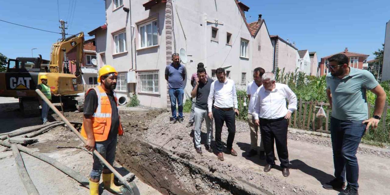 Erenler’in İki Mahallesinde Altyapı Çalışmaları Sürüyor