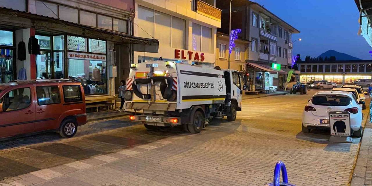 Cadde Ve Sokaklarda Temizlik Çalışması Yürütülüyor