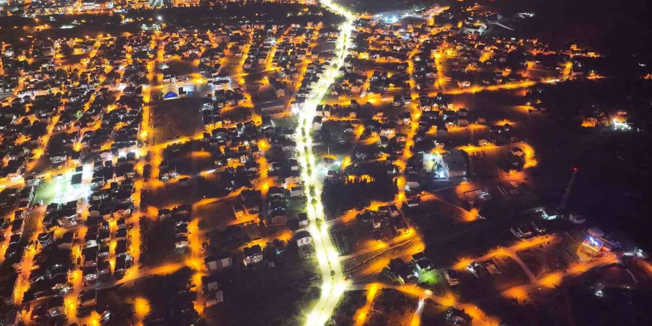 Ertuğrul Gazi Bulvarı Işıl Işıl Oldu