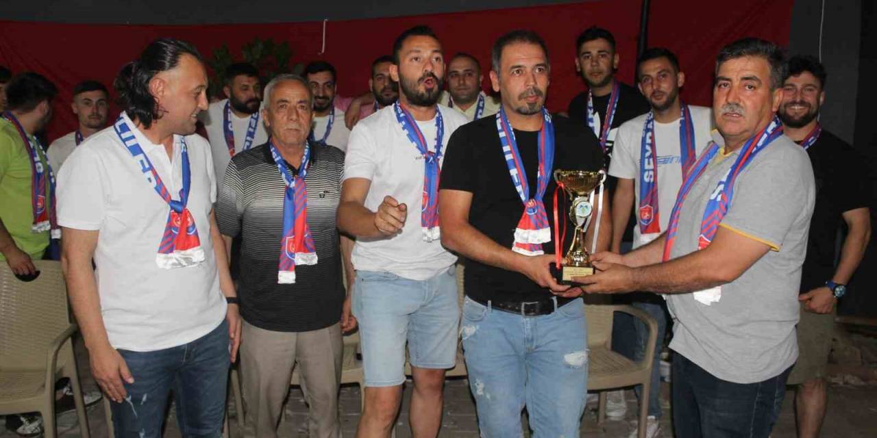 Salihli Seyrantepespor, Kupasına Kavuştu