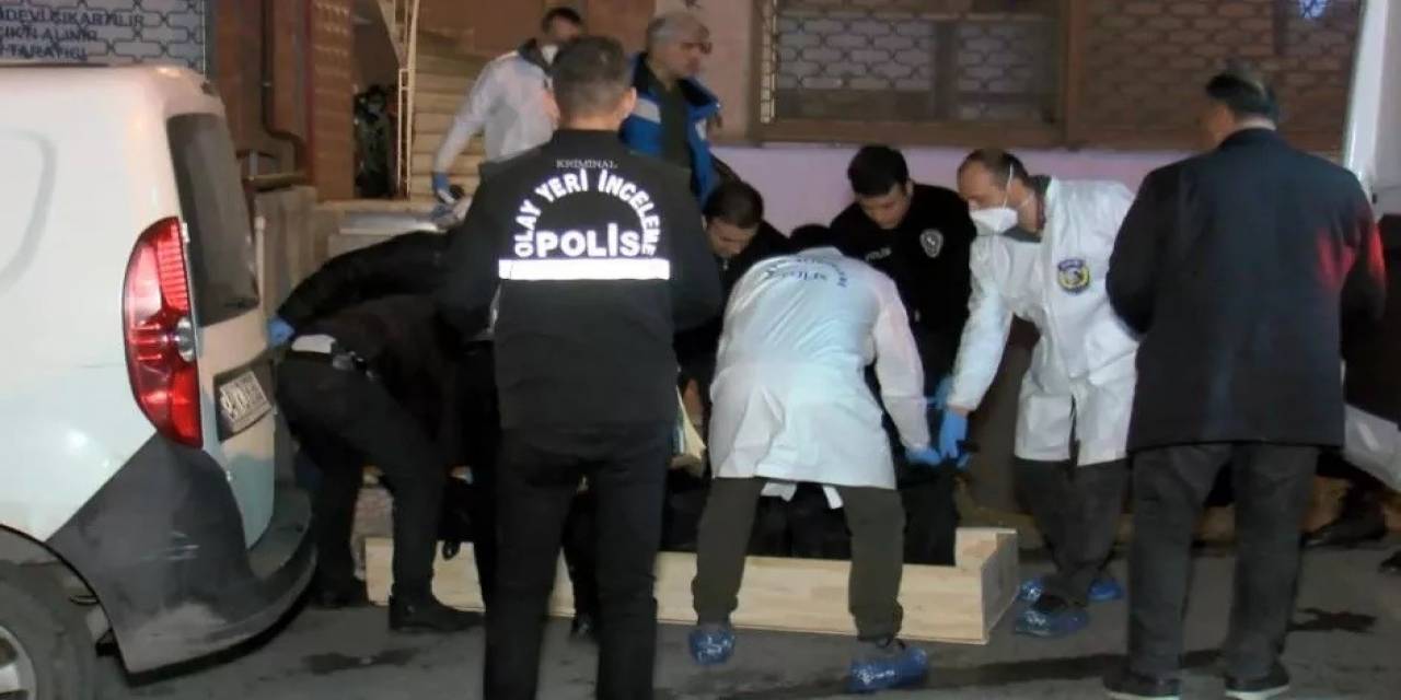 Kaldırım Taşıyla Öldürdü, Cesedini Parçalayıp Buzlukta Sakladı: Korkunç Cinayetin Sanığı Hakim Karşısına Çıktı