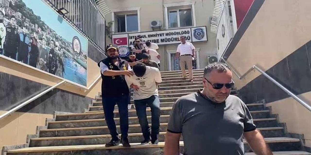 İstanbul’da Konsol Ve Plaka Hırsızlığı Yapan 4 Şahıs Yakalandı