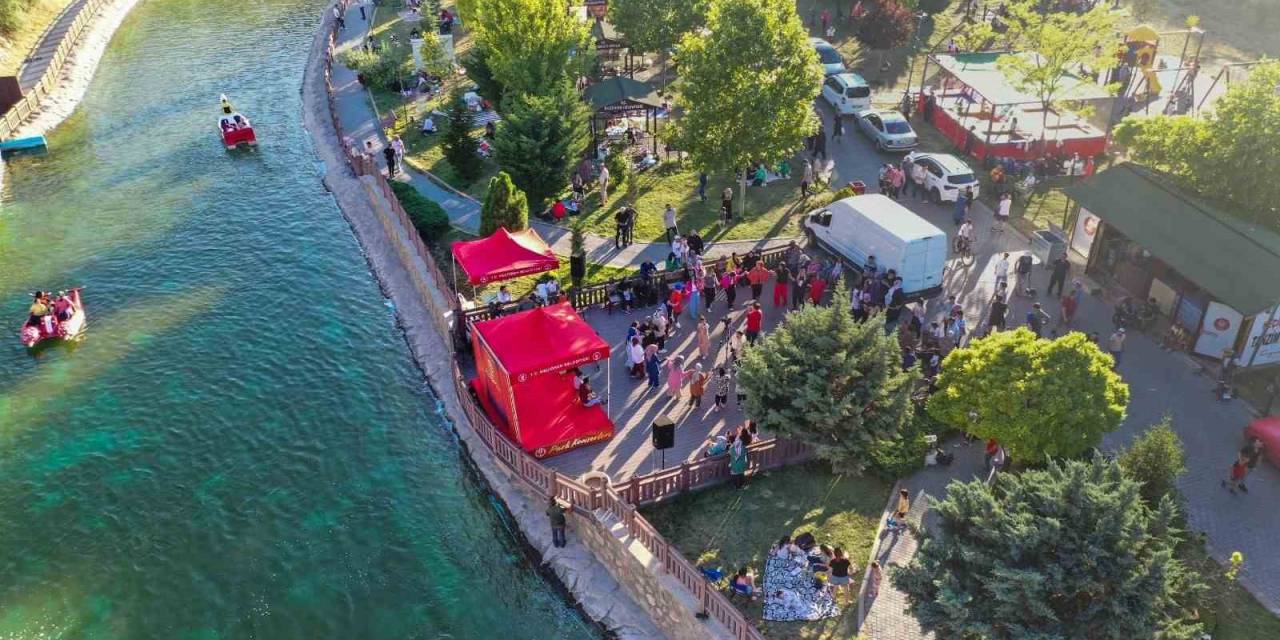 Keçiören’de Piknikçiler Park Konseriyle Eğlendi