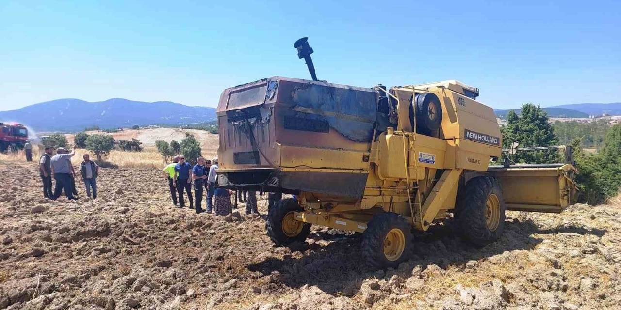 Hisarcık’ta Biçerdöverden Çıkan Yangında 7 Dekar Hububat Ekili Arazi Zarar Gördü