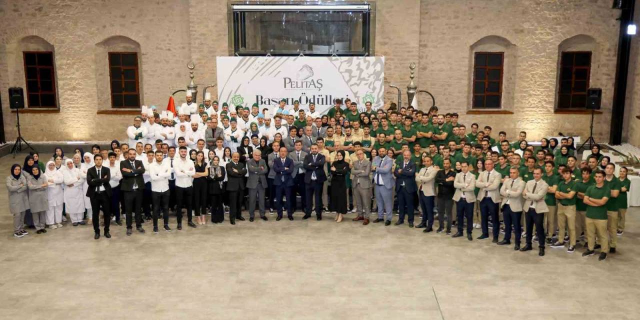 Hizmet Sektöründe 250 Kişilik Kadrosuyla Hizmet Veriyor