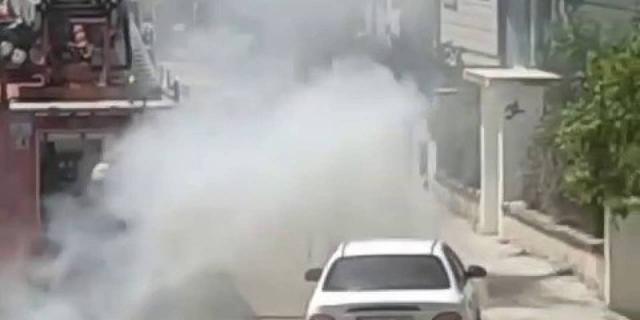 Bir Anda Motor Kısmından Duman Yükseldi, Faciadan Dönüldü