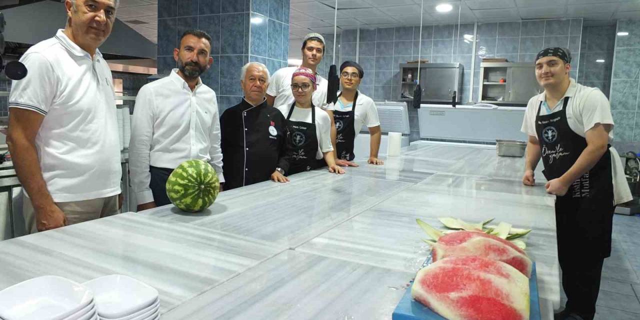 Balıkesir’de Üniversiteliler İsrafı Önlemede Öncü Oldu