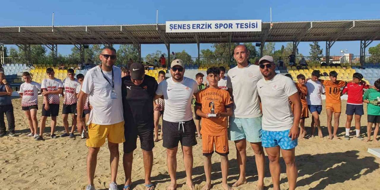 Plaj Futbolunda Şampiyon Sakin Şehir Seferihisar Spor