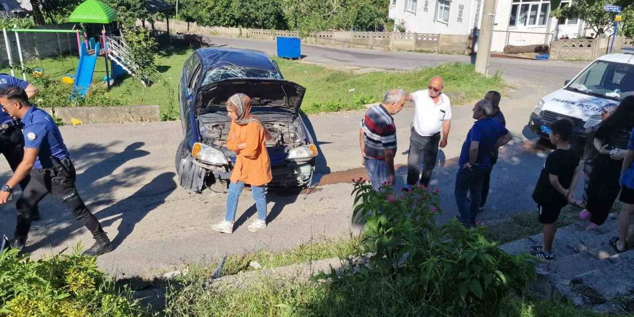 Kontrolden Çıkan Otomobil Refüje Çarparak Takla Attı: 1 Yaralı