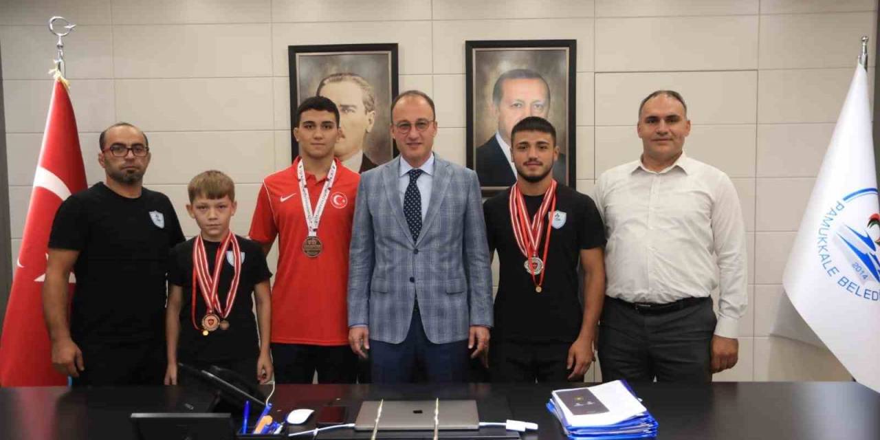 Pamukkaleli Güreşçiler Başkan Örki İle Buluştu