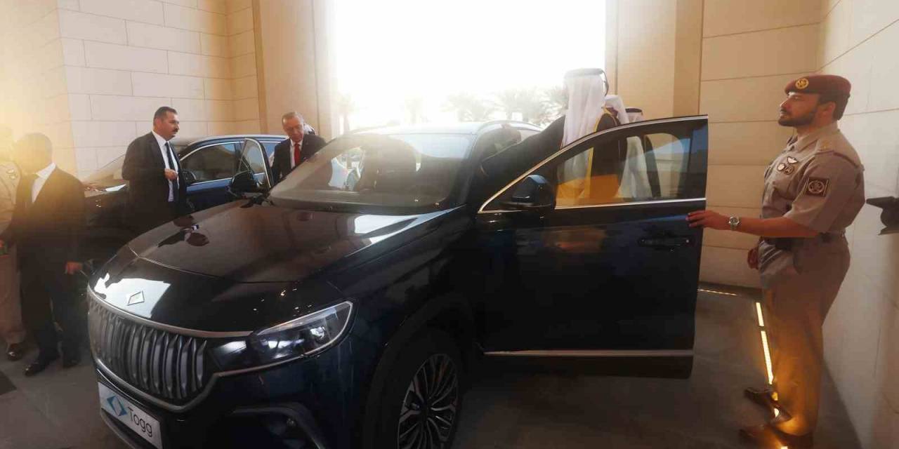 Cumhurbaşkanı Erdoğan Katar Emiri Al Thani’ye Togg Hediye Etti