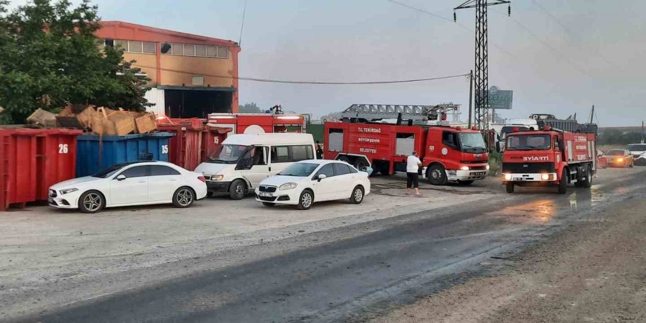 Tekirdağ’da Hurda Deposunda Yangın