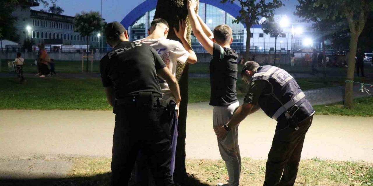 Şehrin En Yoğun Park Ve Bahçelerinde Polisten Uygulama