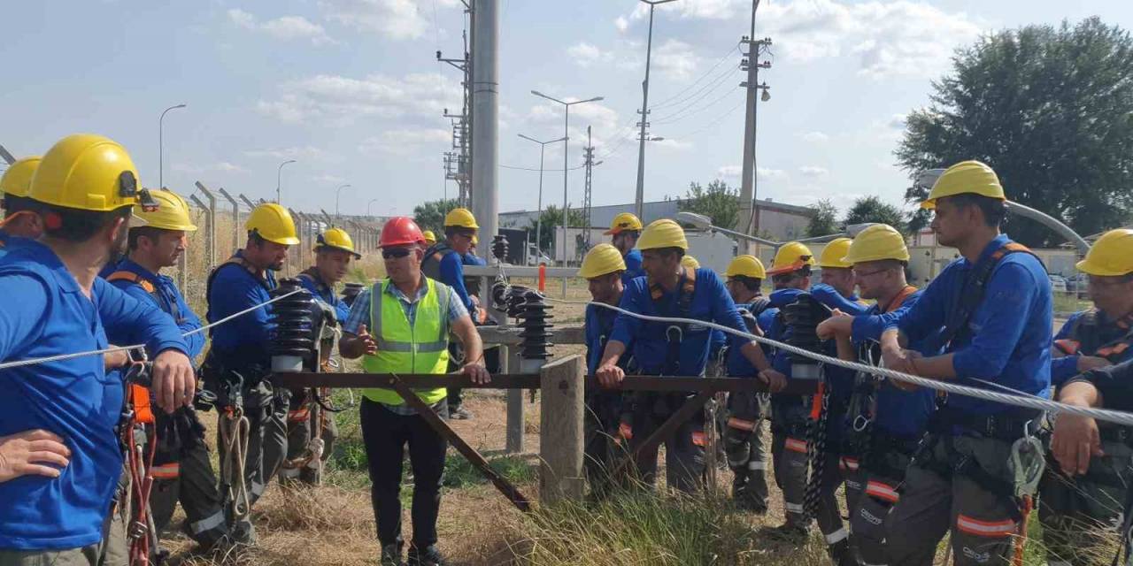 Oedaş 800’ün Üzerinde Saha Çalışanına İş Sağlığı Ve Güvenliği Eğitimi Veriyor