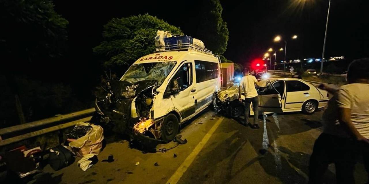 Afyonkarahisar’da Minibüs Kazası, 1 Kişi Öldü, 6 Kişi Yaralandı